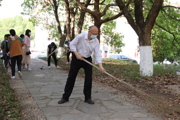 http://www.hue.edu.cn/_upload/article/images/e4/0b/90d812d741a89448c6ea34b52c2d/fc63c256-ff15-4444-85b1-195adc5a7839.png